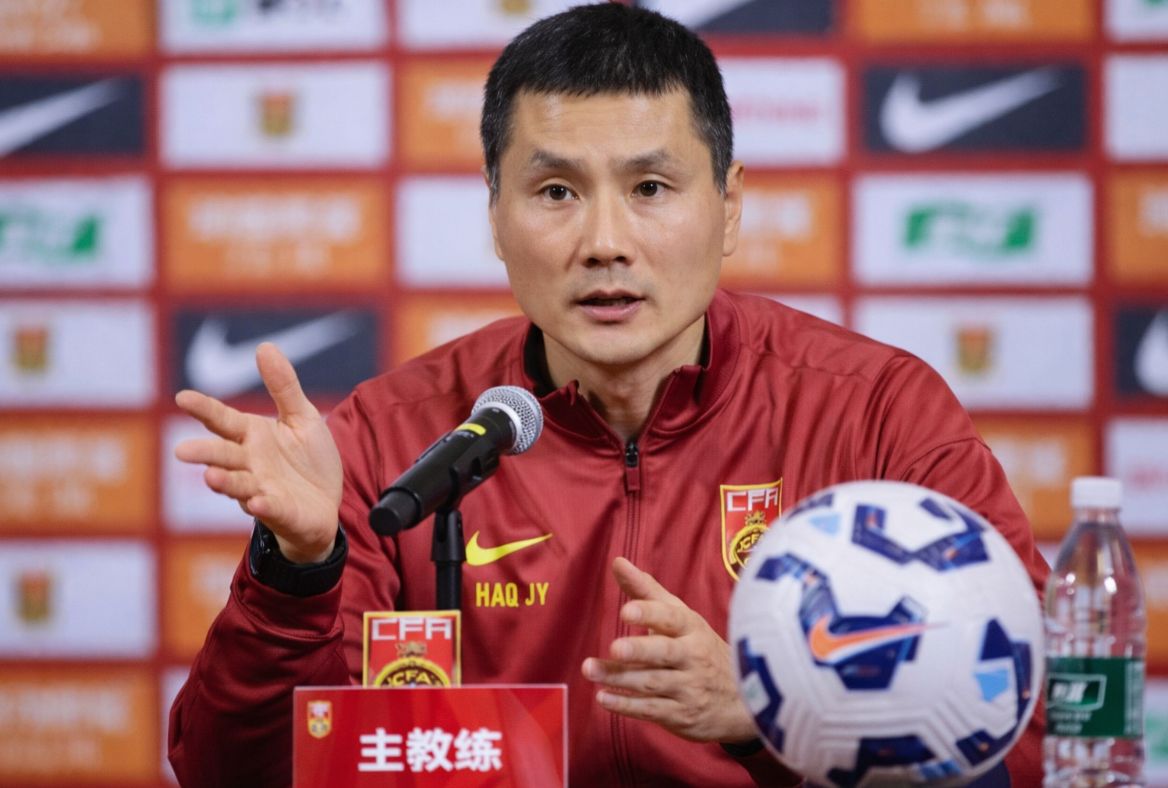 临阵变阵引争议！国足热身赛前突发调整，邵佳一用人思路再掀讨论